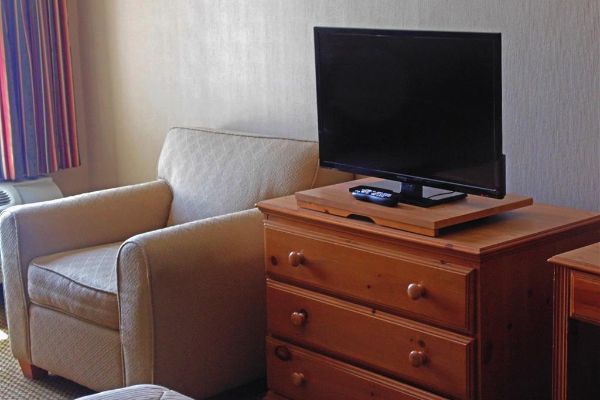 AMERICAN INN AND SUITES (Nellsville)